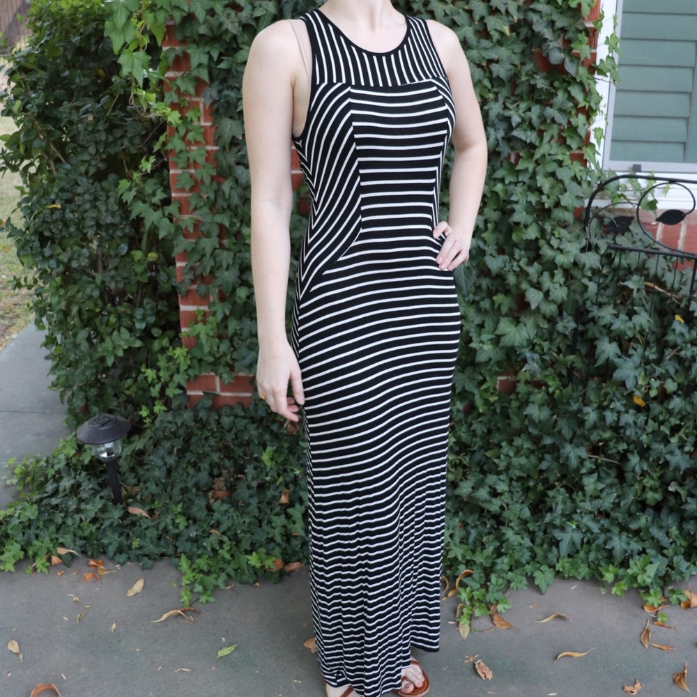 {Monteau} black & white striped maxi